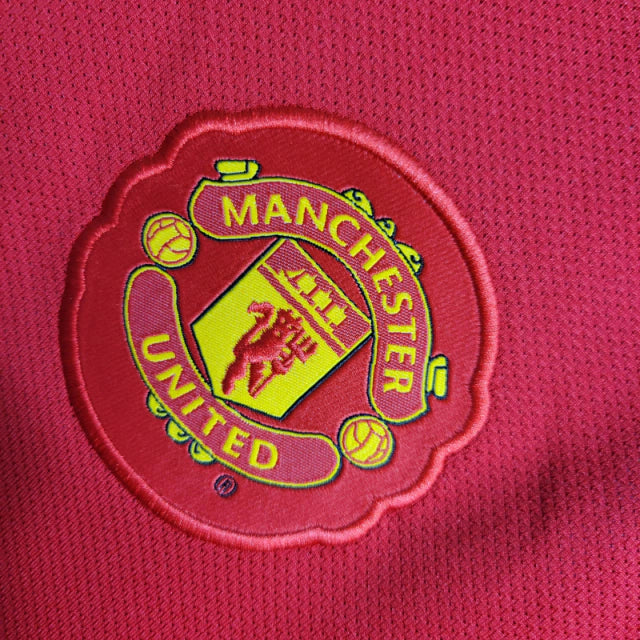 Manchester United 10/11 Retro Shirt