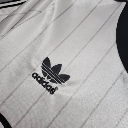 Retro Manchester United 1983 - Away