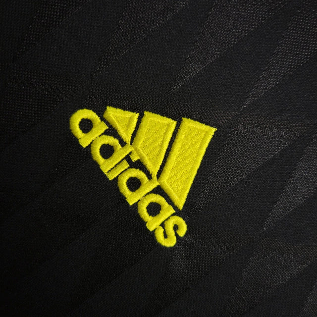 Retro Liverpool 2010-2011 - Away