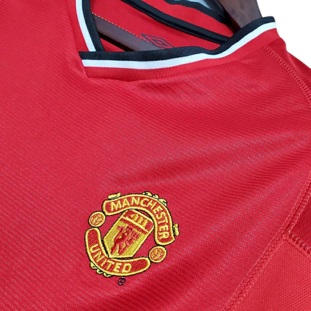 Manchester United 2000/2001 Retro Shirt
