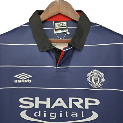 Manchester United 1999/2000 Retro Shirt (Blue)