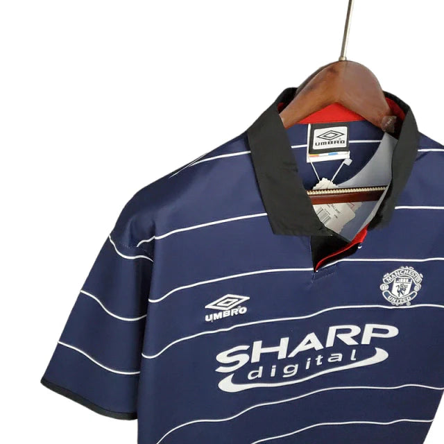 Manchester United 1999/2000 Retro Shirt (Blue)