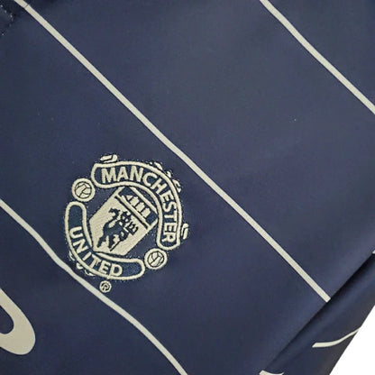 Manchester United 1999/2000 Retro Shirt (Blue)