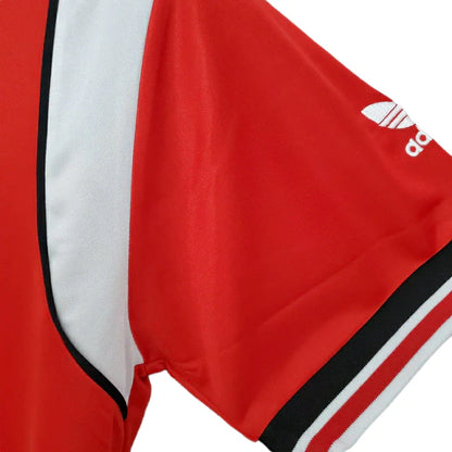 Manchester United 1985/1986 Retro Shirt