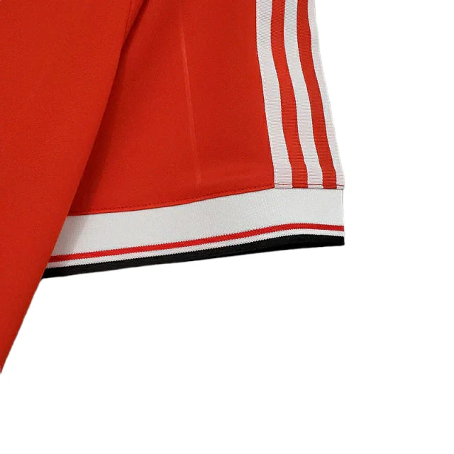 Manchester United 1983/1984 Retro Shirt