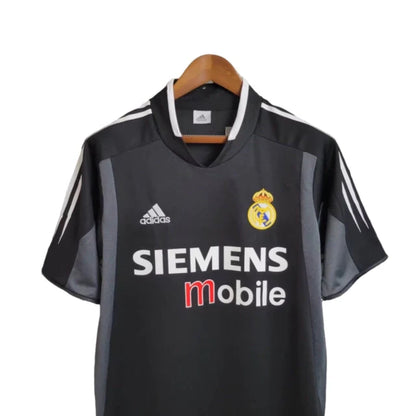 Real Madrid 2004/2005 Retro Shirt
