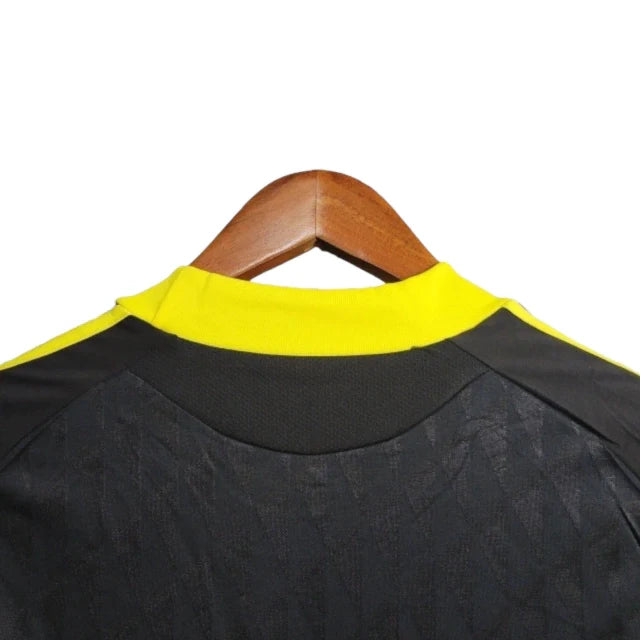 Retro Liverpool 2010-2011 - Away